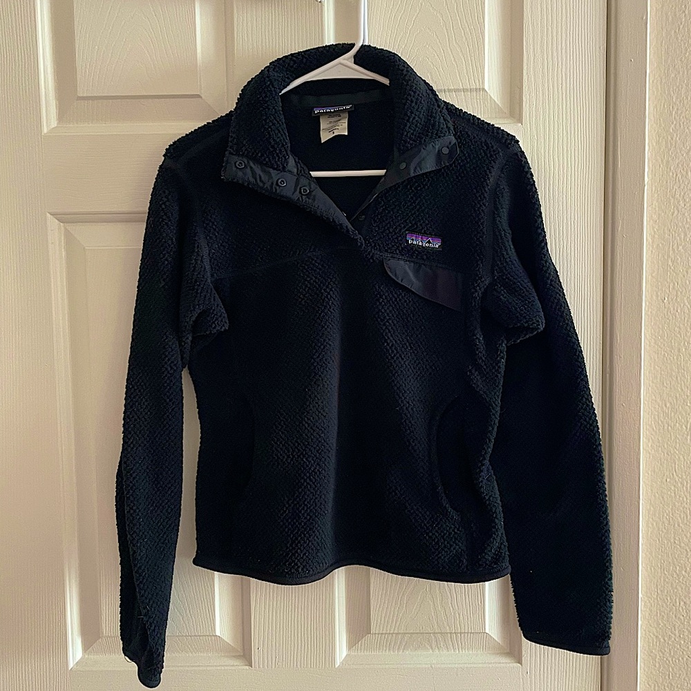 Black Patagonia pullover fleece